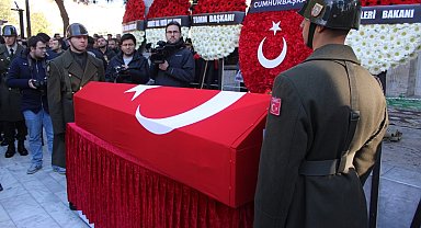 Evlilik yıl dönümünde şehit düştü, kızının doğum gününde toprağa verildi