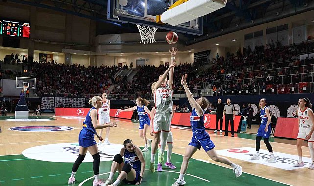 FIBA Kadınlar Avrupa Şampiyonası Grup Elemeleri: Türkiye: 83 - İzlanda: 76
