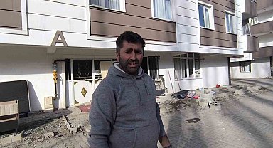 Fren yerine gaza basan sürücü evin yatak odasına girdi