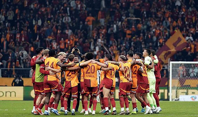 Galatasaray'da hedef derbiyi kazanıp, kayıpsız devam etmek