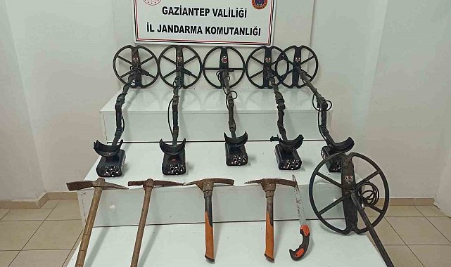Gaziantep'te define bulmak için izinsiz kazı yapan 5 şahıs suçüstü yakalandı
