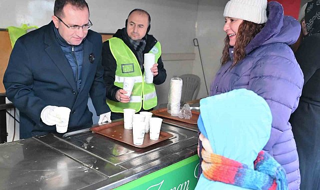 Gaziosmanpaşa'da soğuk havalarda 2 bin kişiye sıcak çorba ikramı