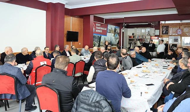 Gebze Trabzonlular Derneği protokolü kahvaltıda ağırladı