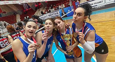 Genç Kadınlar Voleybol Takımı Adana şampiyonu oldu