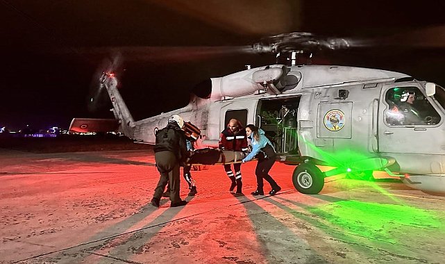 Gökçeada'da rahatsızlanan hasta askeri helikopterle Çanakkale'ye getirildi