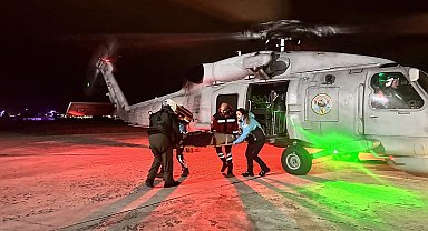 Gökçeada'da rahatsızlanan hasta askeri helikopterle Çanakkale'ye getirildi