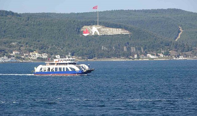 Gökçeada'ya feribot seferlerine fırtına engeli