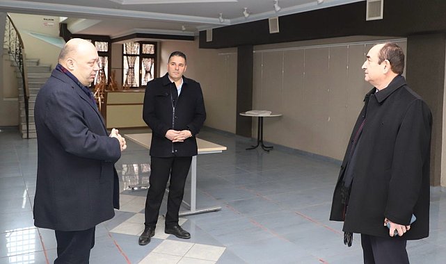 Gönen Belediyesi konferans salonu yenileniyor