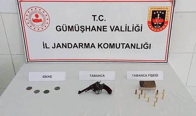 Gümüşhane'de ruhsatsız silah ve sikke ele geçirildi