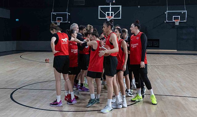 Günler kala Türkiye-İzlanda maçı biletleri tükendi