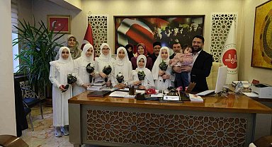 Hafızlık öğrencileri umre ile ödüllendirildi