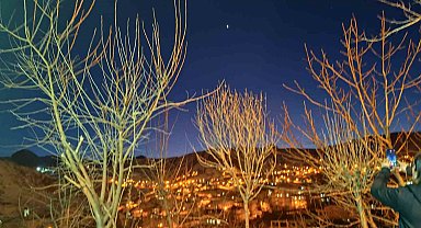 Hakkari'de ay ve venüs bir arada