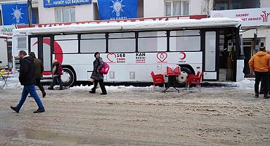 Hasköy'de 'Birbirimize Candan Bağlıyız' kan bağışı kampanyasına yoğun ilgi