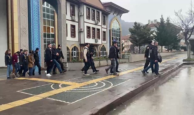 Hastaların fotoğraflarını kullanıp 10 milyon TL haksız yardım toplayan dolandırıcılar yakalandı