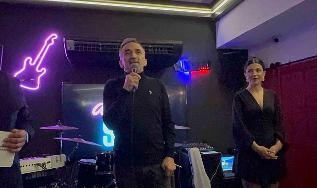 Hastanede 15 yılını dolduran doktor ve personel için gece düzenlendi