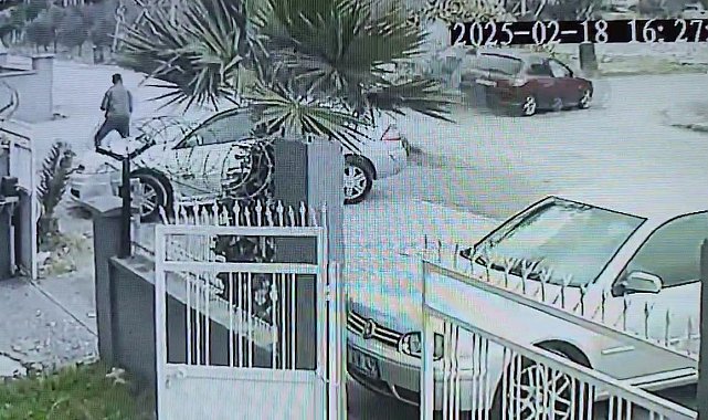 Hatay'da hafif ticari araç otomobille çarpıştı: 1'i ağır 3 yaralı
