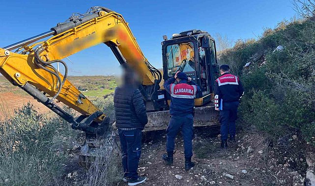 Hazine arazisinde kaçak kazıyı jandarma engelledi
