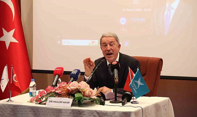 Hulusi Akar dijital teröre dikkat çekti