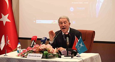 Hulusi Akar dijital teröre dikkat çekti