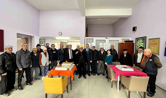 Huzurevi sakinleriyle bir araya geldi