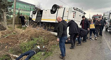 İşçi servisi minibüsü takla attı: 25 yaralı