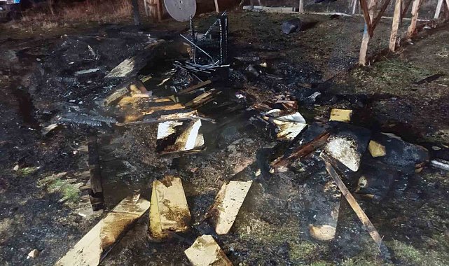 Isparta'da güvercin kulübeleri yandı, 60 güvercin telef oldu