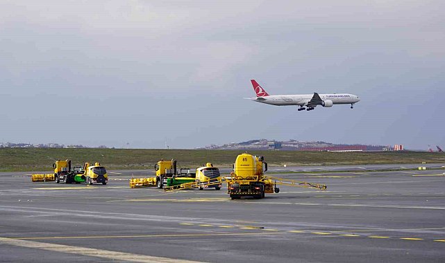 İstanbul Havalimanı'nda karla mücadele çalışması