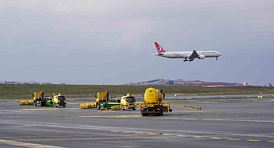 İstanbul Havalimanı'nda karla mücadele çalışması