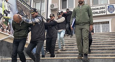 İstanbul'da çalıntı çekle 9,8 milyonluk vurgun: 5 gözaltı