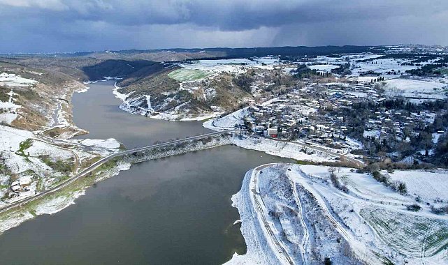 İstanbul'da doğanın beyaz örtüyle muhteşem uyumu havadan görüntülendi