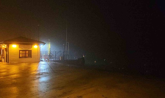 İstanbul'da gece sis etkili oldu: Boğaz trafiği askıya alındı