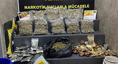 İzmir'de iki uyuşturucu operasyonunda 3 tutuklama