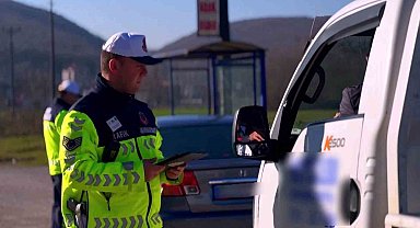Jandarma trafikte göz açtırmıyor: 928 araç ve 223 sürücü trafikten men edildi