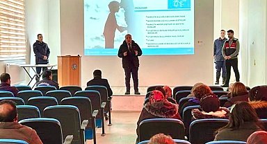 Jandarma vatandaşlara uyuşturucu ve dolandırıcılık konusunda eğitim verdi