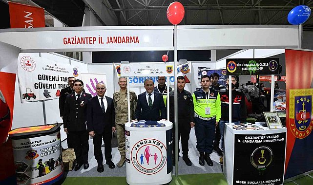 Jandarmadan suç ve suçlulara karşı bilgilendirme standı