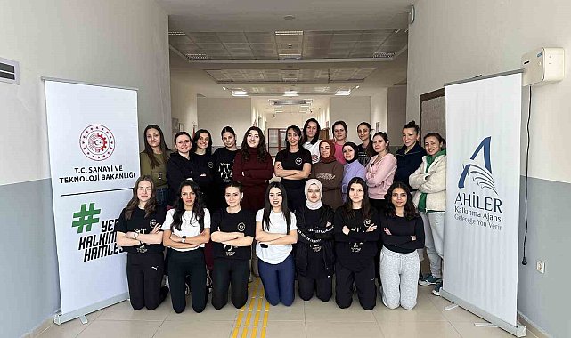 Kadınlar meslekleri ile daha güçlü programı tamamlandı