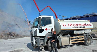 Kağıt fabrikası yangınına Efeler'den tanker desteği