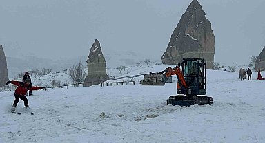 Kapadokya'da spor tutkunları 360 derece dönerek kaymanın keyfini yaşadı