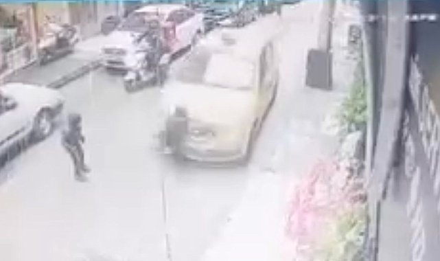 Kar topu oynarken taksi böyle çarptı