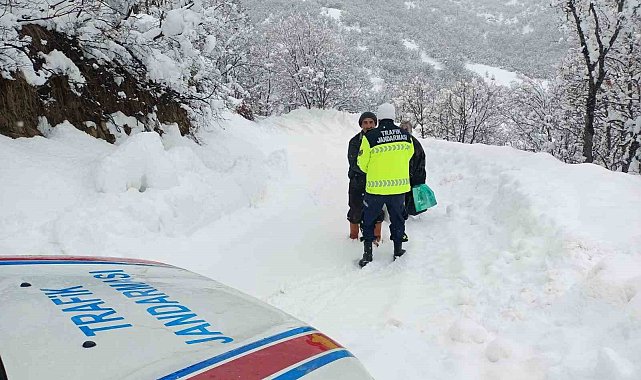 Kar yağışı nedeniyle hastaneye gidemeyen vatandaş için jandarma devreye girdi