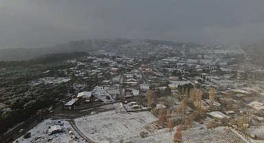 Kar yağışıyla beyaza bürünen Aydos Ormanı havadan görüntülendi