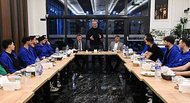 Karacabey'in Efeleri'ne şampiyonluk yolunda moral