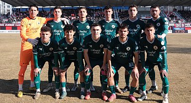 Karadeniz'in köklü takımlarından Giresunspor'un önlenemeyen düşüşü devam ediyor