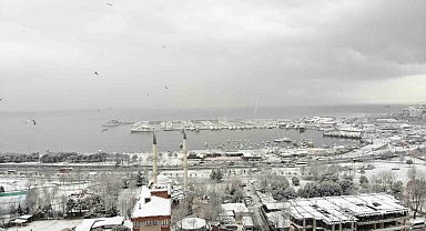 Karla beyaza bürünen Pendik havadan görüntülendi