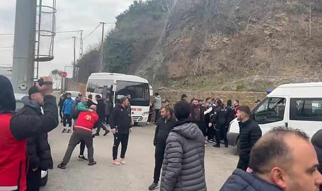 Kars 36 Spor kafilesine taraftarlardan saldırı!