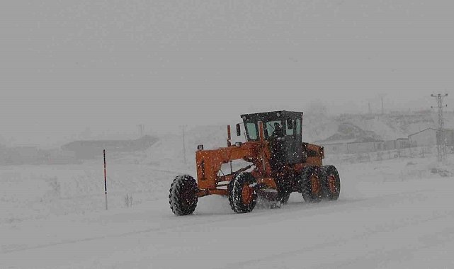 Kars'ta 100 köy yolu ulaşıma kapandı