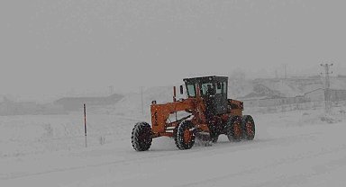 Kars'ta 100 köy yolu ulaşıma kapandı