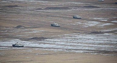 Kars'ta nefes kesen tatbikat: TSK zorlu kış şartlarında gücünü gösterdi