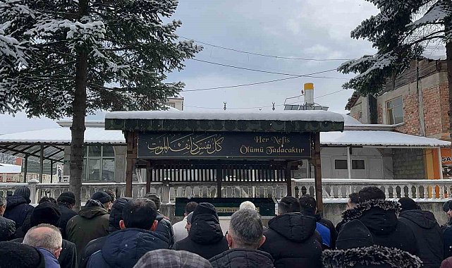 Kastamonu'da 25 yıl muhtarlık yapan vatandaş son yolculuğuna uğurlandı