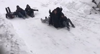 Kastamonu'da vatandaşlar karın tadını kızaklarla çıkardı